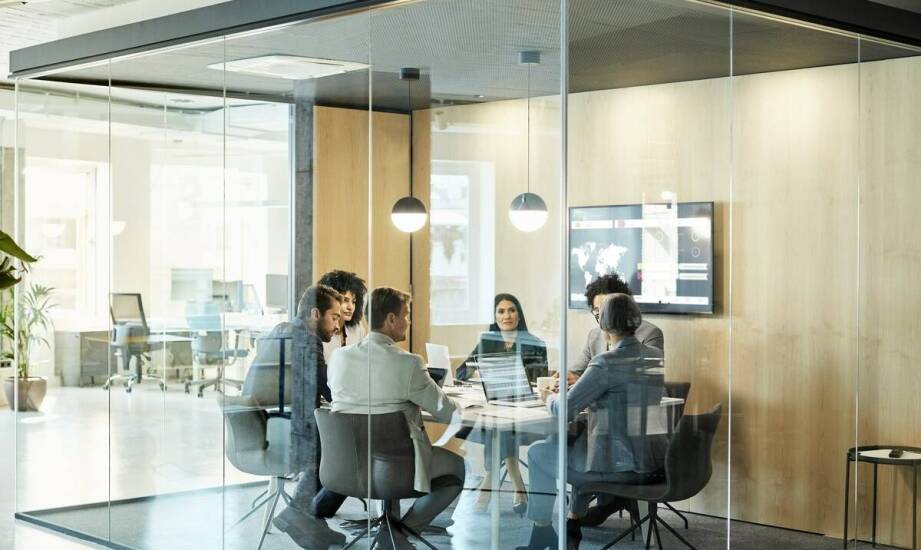 Jak prawo nieruchomości wpływa na zamówienia publiczne?