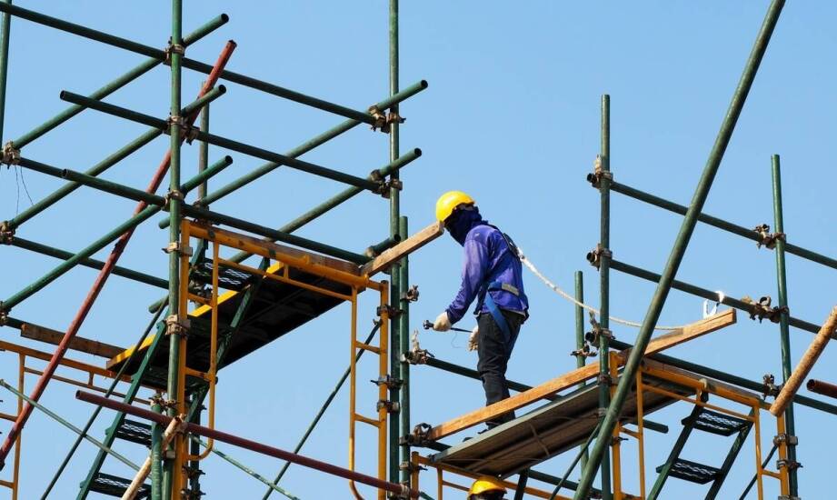 Dlaczego warto zainwestować w wynajem nowoczesnych rusztowań?