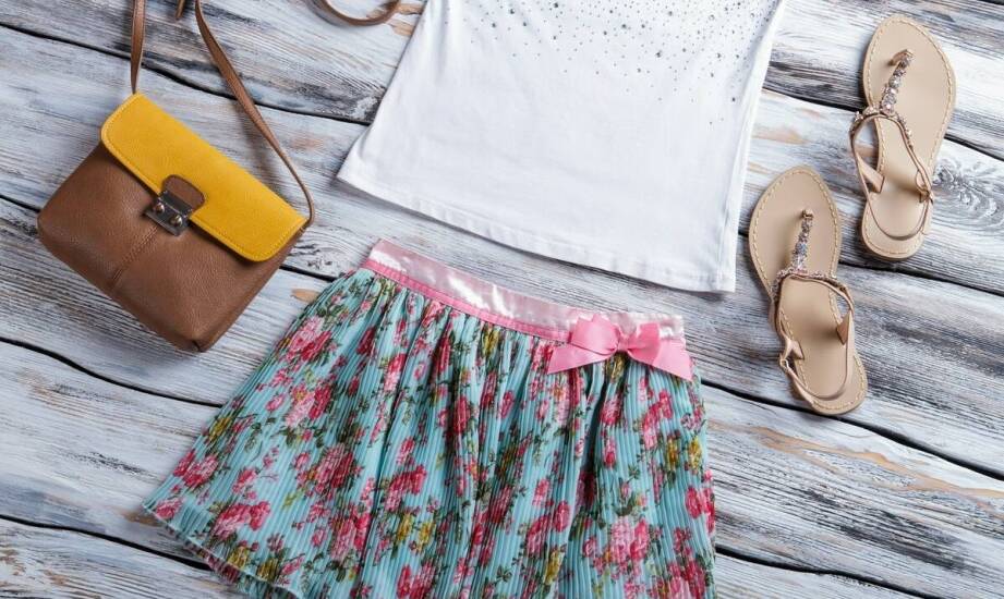 Jak łączyć sukienki z innymi elementami garderoby?