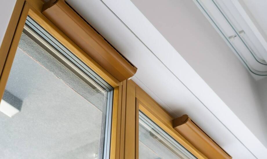 Okna drewniane zabytkowe: odpowiedź na wymagania renowacji budynków historycznych