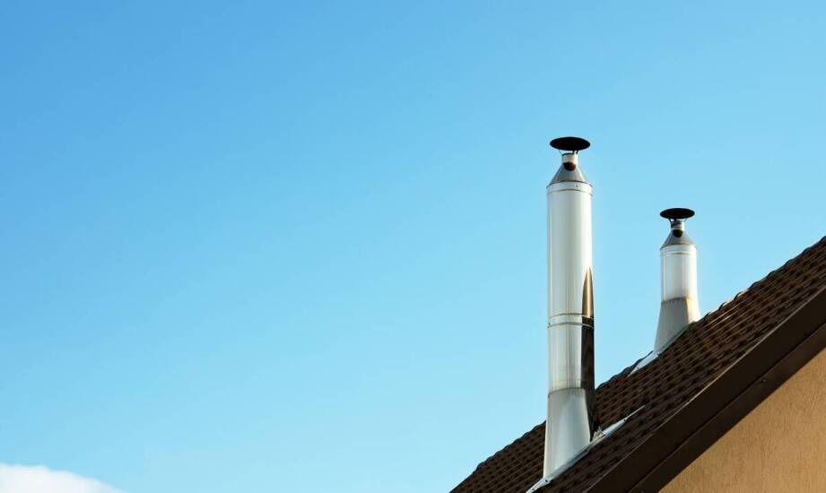 Jakie są kluczowe elementy bezpiecznego montażu wkładów kominowych?