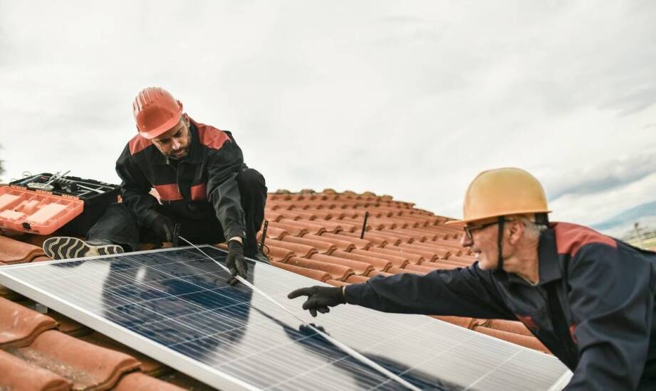 Współpraca z profesjonalistami przy montażu instalacji fotowoltaicznych w Katowicach