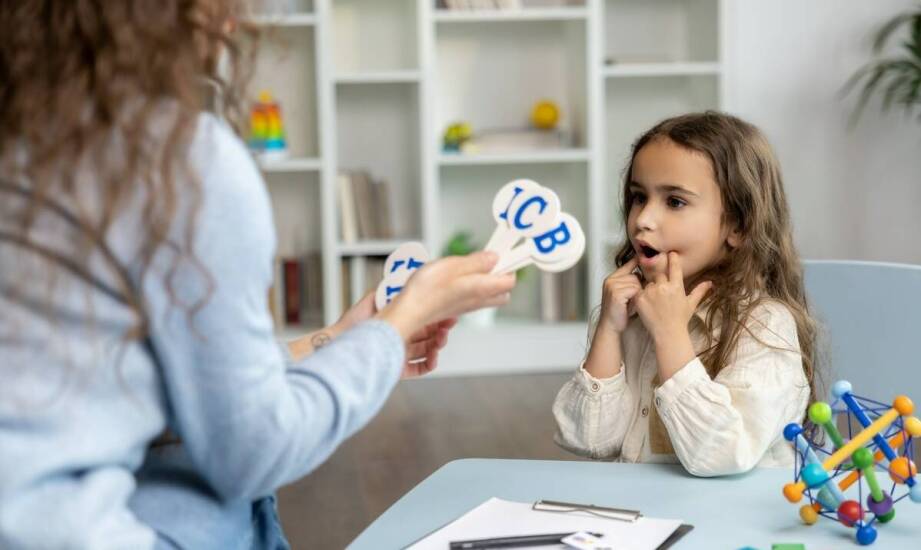 Jak terapia logopedyczna wspiera dorosłych z jąkaniem?