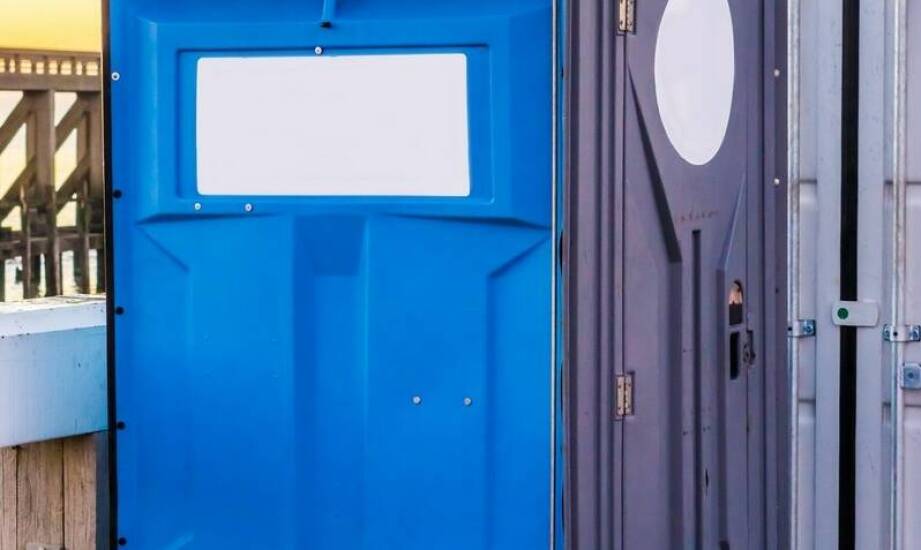 Komfortowe warunki sanitarno-higieniczne dzięki wynajmowi toalet przenośnych