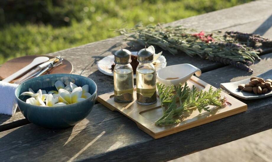 Jakie surowce są niezbędne do tworzenia unikalnych zapachów?