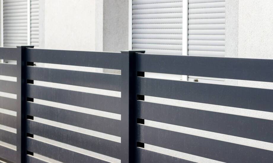 Estetyka i funkcjonalność: wybór zaślepek do nowoczesnych ogrodzeń