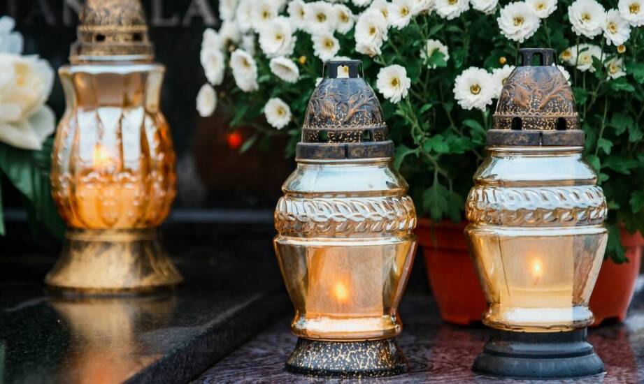 Co obejmuje kompleksowa organizacja pogrzebu? Porady