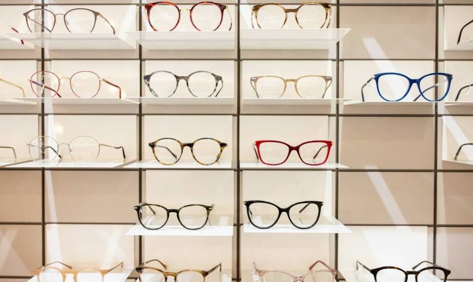 Porównanie różnych typów szkieł korekcyjnych w ofercie centrum okularów progresywnych