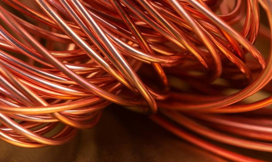 Złom miedziany a ekologia: jak odpowiedzialny recykling wpływa na środowisko?