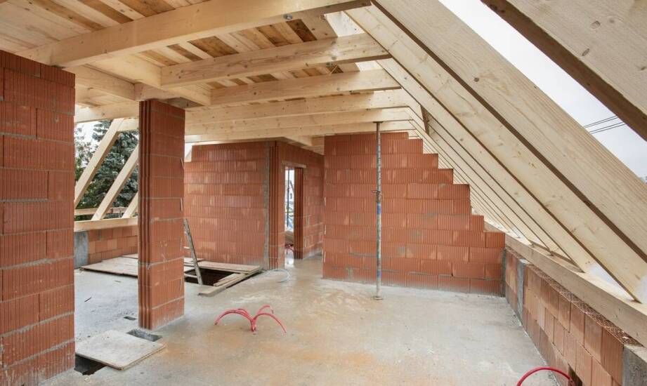 Jak dbać o schody strychowe, aby służyły przez lata?