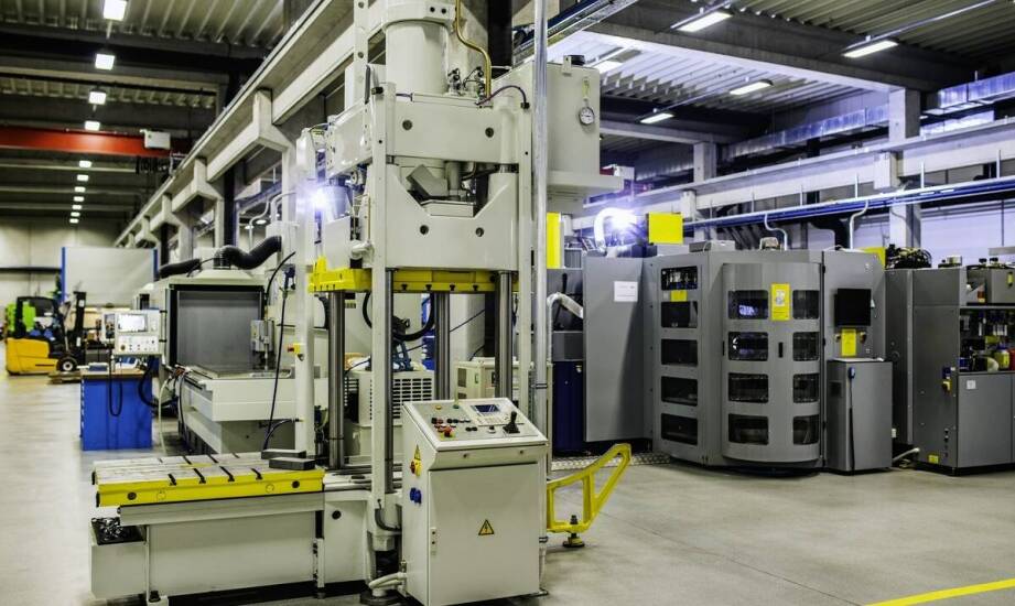 Kluczowe zalety pras do klejenia drewna w produkcji sklejki