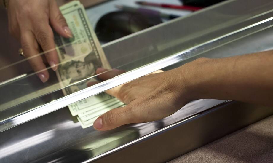 Jakie są zalety korzystania z kantoru torzym dla osób często podróżujących?