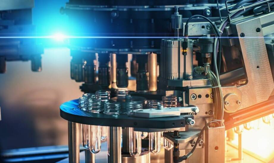 Jakie są kluczowe zalety stałej obsługi serwisowej maszyn pakujących?