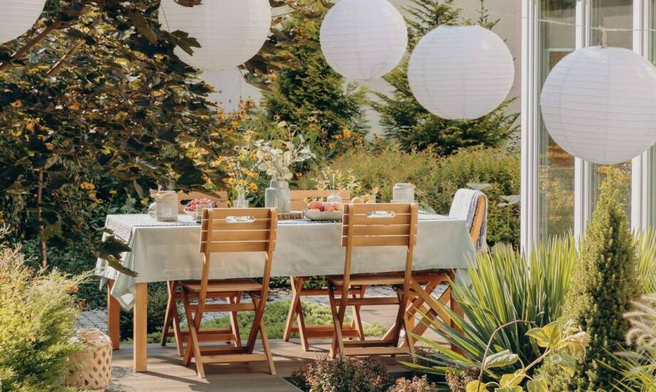 Stoły rozkładane na taras – jakie modele warto wybrać?