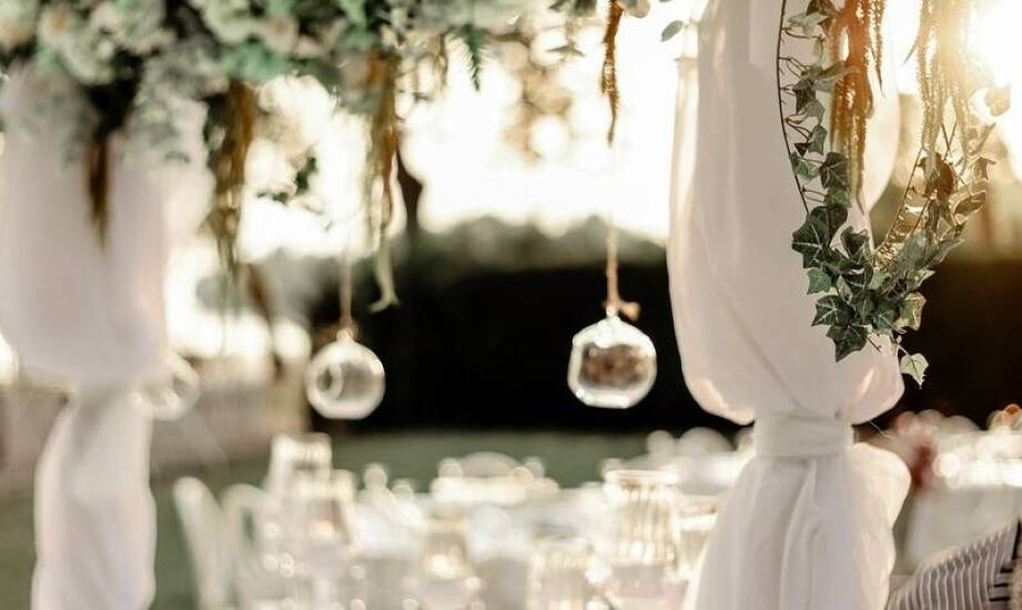 Fotografia artystyczna – jak wprowadzić kreatywność do zdjęć ślubnych