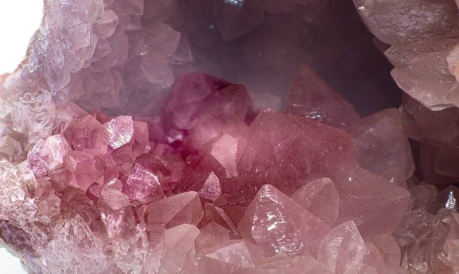 Jakie właściwości zdrowotne posiada mikroklimat groty solnej?