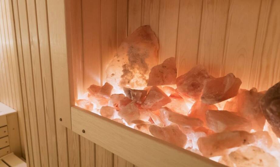 Porównanie właściwości różnych typów grot solnych dla dzieci i niemowląt