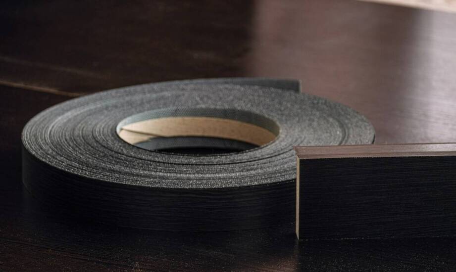 Jakie akcesoria są niezbędne przy montażu komorowego poliwęglanu z filtrem UV?