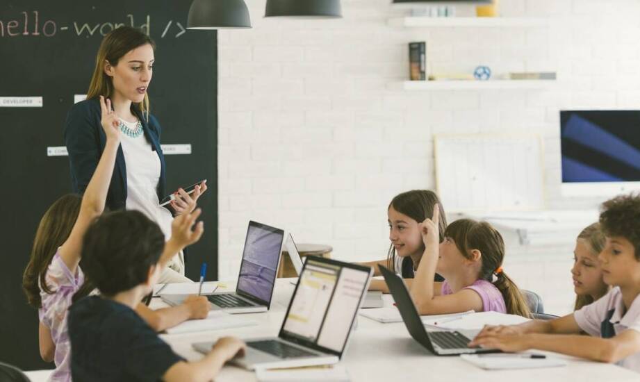 Jakie umiejętności programowania są rozwijane w technikum dla informatyków?