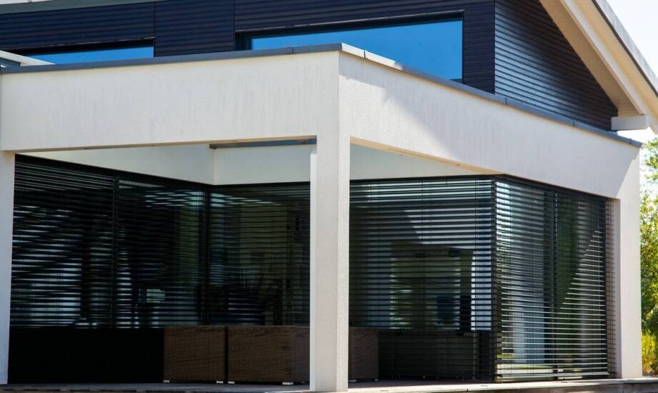 Jakie są zalety stosowania ciemnych kolorów w aluminiowych oknach?