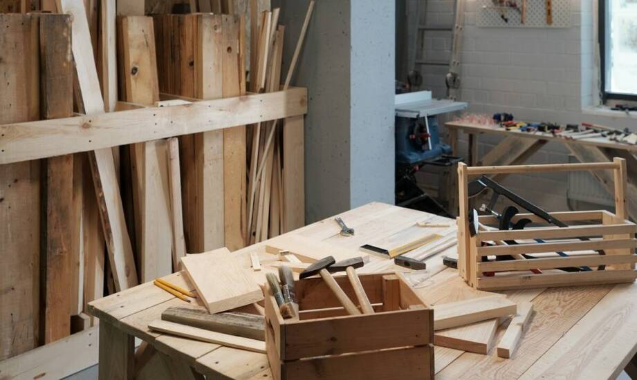 Tradycyjne techniki wytwarzania szczotek do brody – co warto wiedzieć?