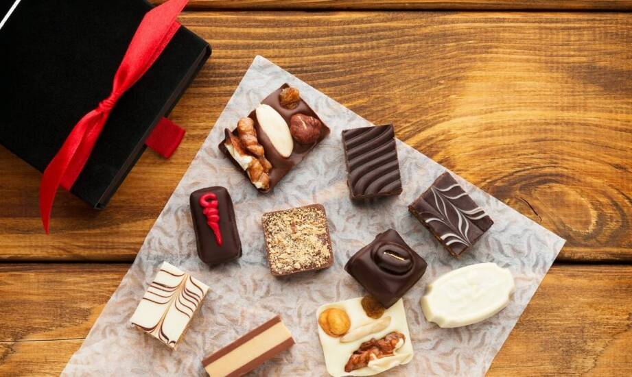 Jak zorganizować zamówienie reklamowych krówek na firmowe święta?