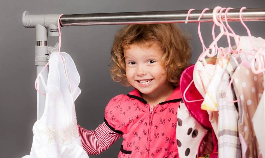 Stylizacje z sukieneczkami dla dziewczynek w rozmiarze 62 na różne okazje