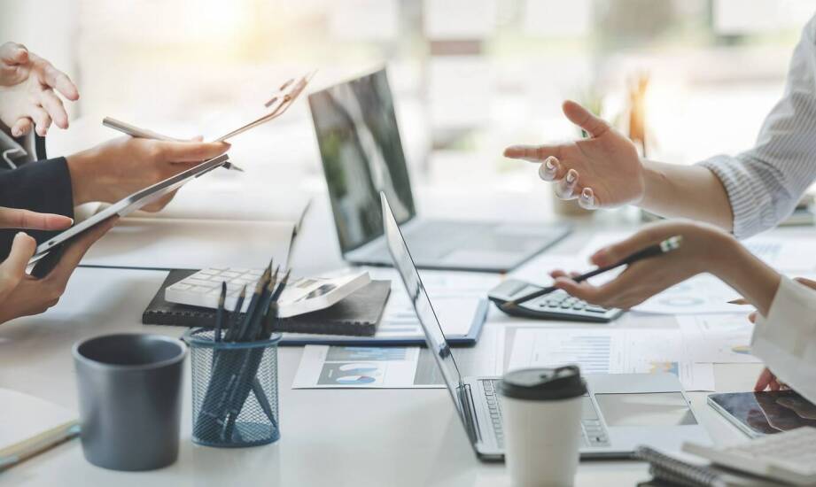 Wpływ profesjonalnej obsługi kadrowo-płacowej na efektywność firm w branży alkoholowej