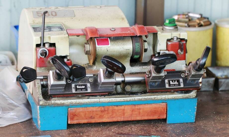 Jak działają zaawansowane maszyny do kodowania samochodowych kluczy?