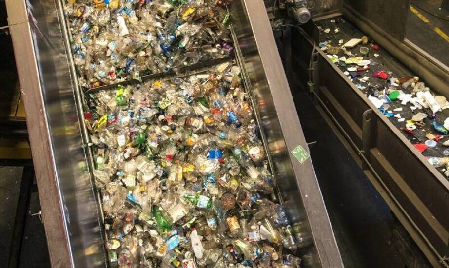 Jak proces skupu odpadów plastikowych wpływa na rozwój technologii recyklingu?