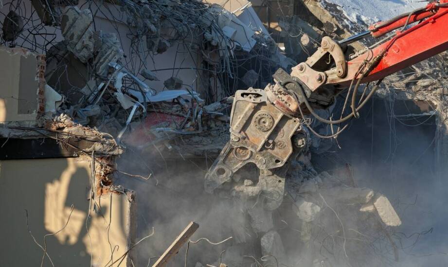 Jak maszyna do kruszenia gruzu wspiera procesy wyburzeniowe?