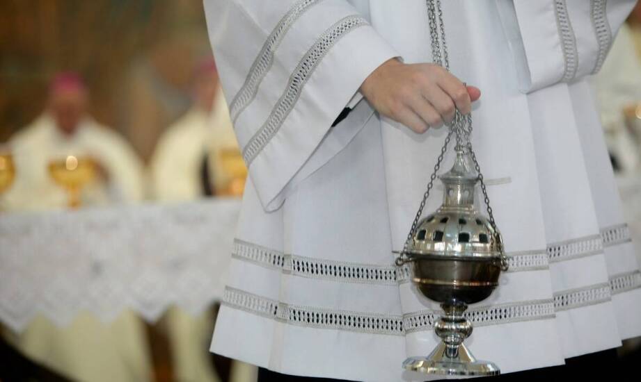 Jak margaretka dla kapłana wpływa na duchowe przywództwo w parafii?