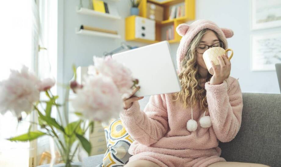 Biała Furia Kigurumi: Twój nowy ulubiony domowy strój