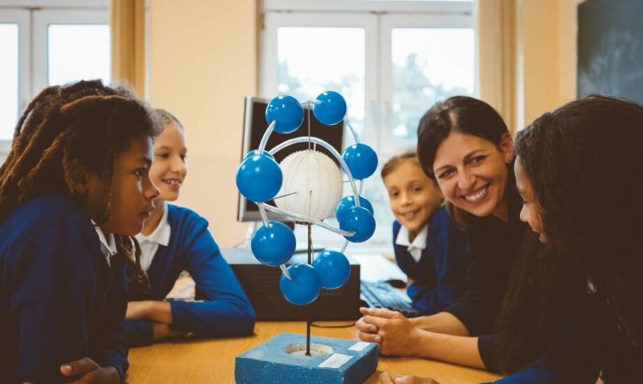 Edukacyjne gry na interaktywnej tablicy jako sposób na rozwijanie logicznego myślenia