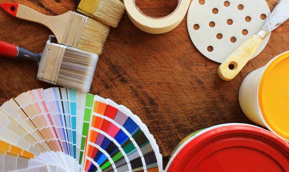 Jakie właściwości powinny mieć farby do zastosowań na zewnątrz?