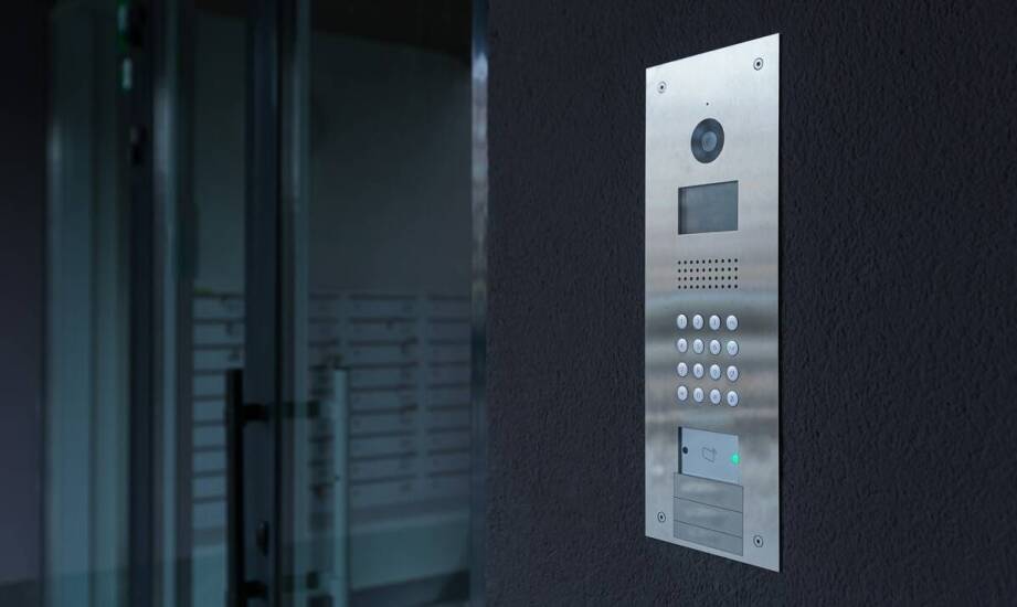 Jak zintegrować nowoczesne skrzynki na listy z domofonem w istniejących budynkach?