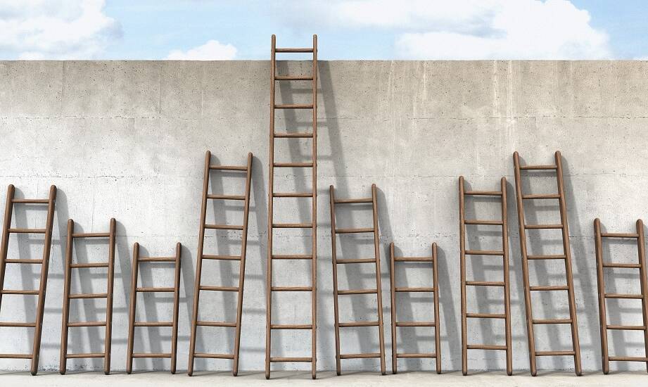 Jakie są najnowsze trendy w designie drabin drewnianych przystawnych?