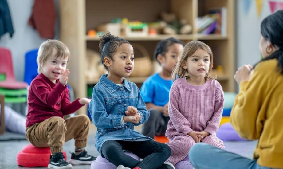 Jak różnorodne aktywności w klubie dziecięcym wspierają rozwój emocjonalny?