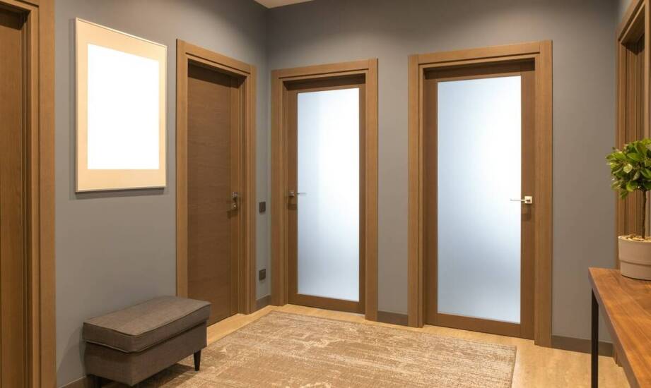 Zalety inwestycji w drzwi do nowoczesnych mieszkań na wymiar
