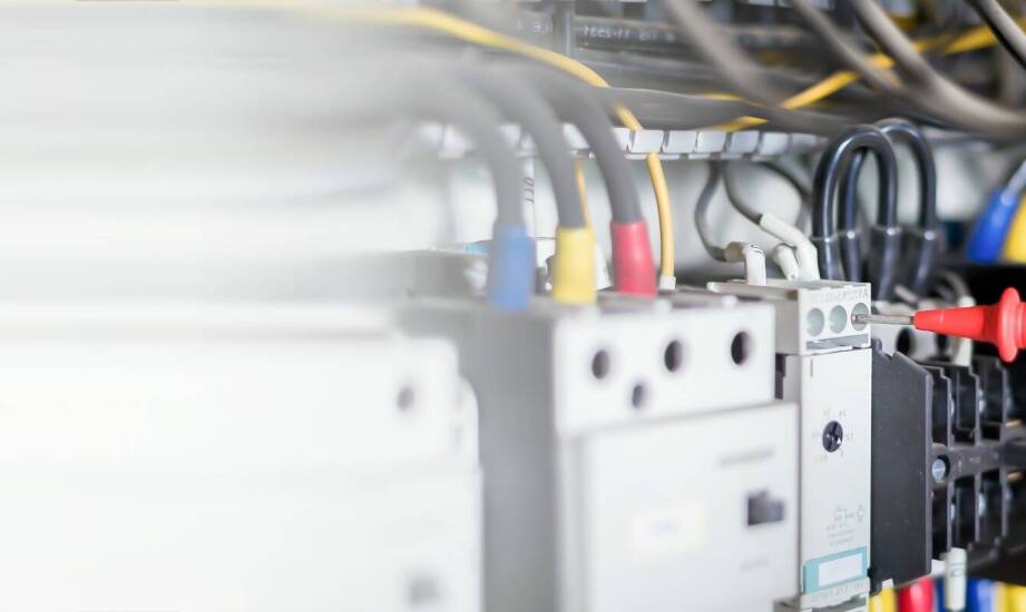 Wpływ serwisu falowników na poprawę sprawności maszyn