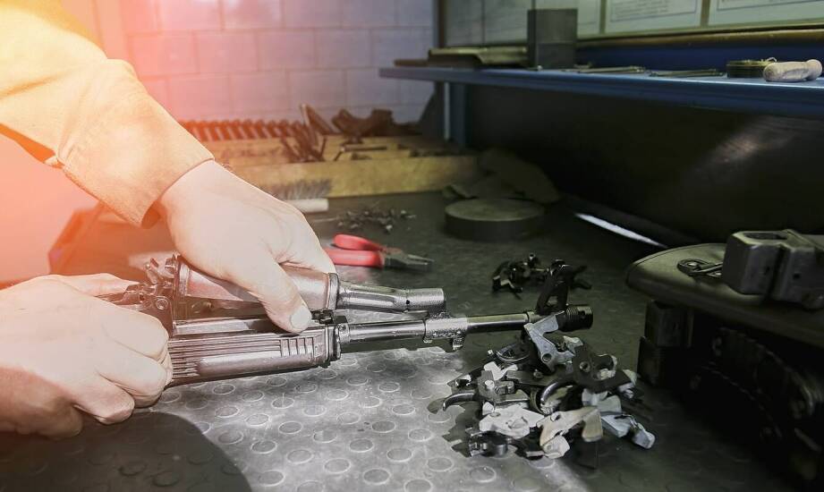 Kluczowe cechy ręcznej korowarki do kabli w kontekście pracy efektywności