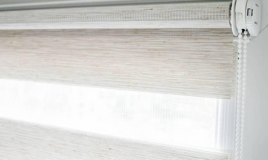 Jakie rozwiązania oferują wewnętrzne rolety dla osób z alergiami?