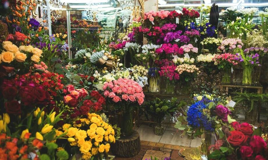 Rybacka siatka w florystycznych aranżacjach na różne okazje