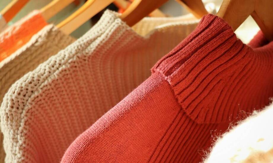 Sklep internetowy jako idealne miejsce do zakupów odzieży dzianinowej