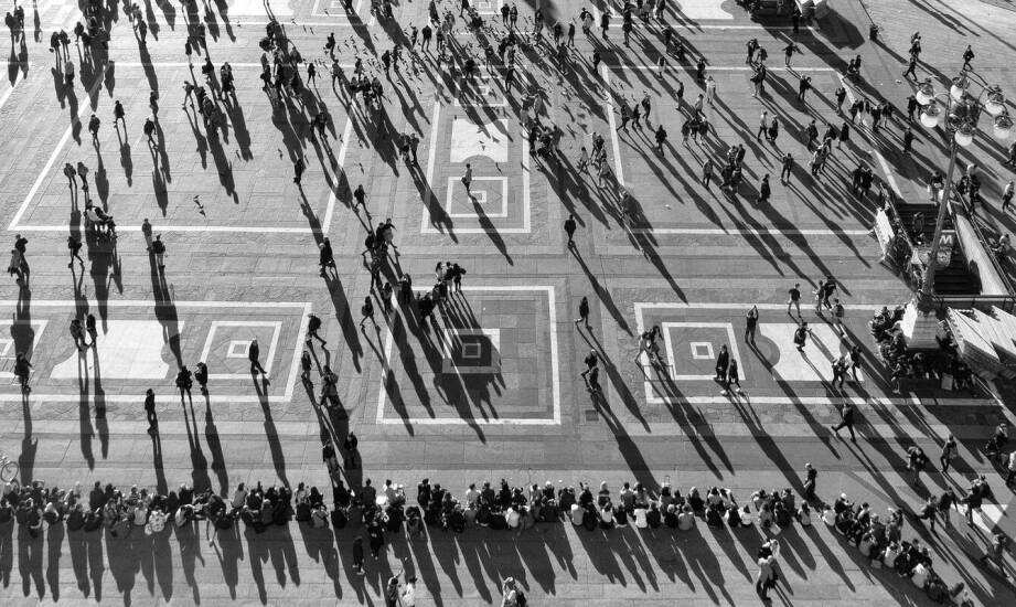 Ozdobne posadzki w przestrzeniach publicznych – trwałość i bezpieczeństwo