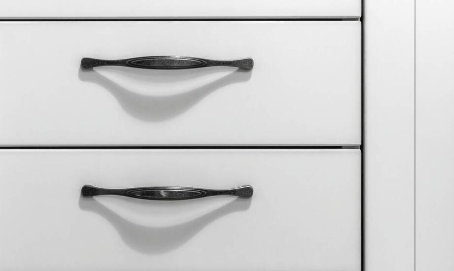 Jakie kolory dominują w projektach nowoczesnych szafek do przedpokoju?