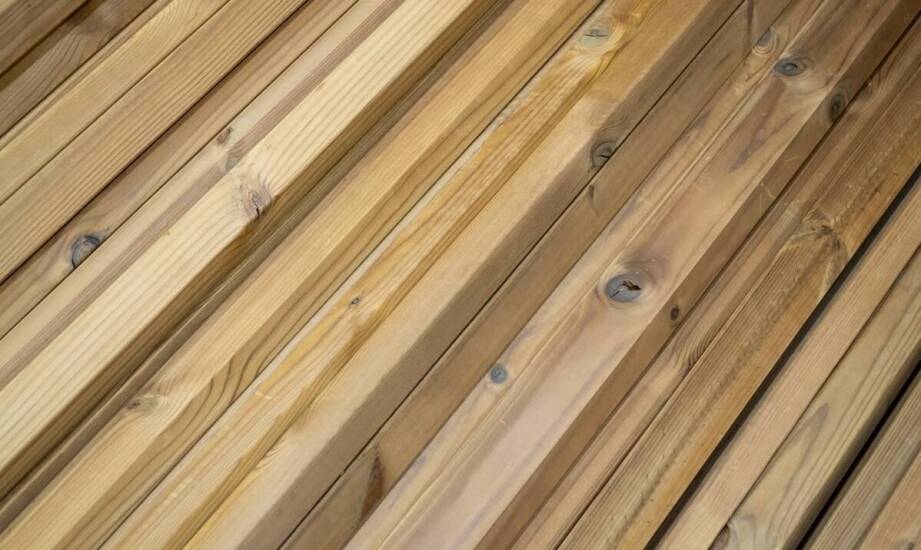 Substancje do impregnacji drewna a ich wpływ na ekologiczność drewnianych konstrukcji