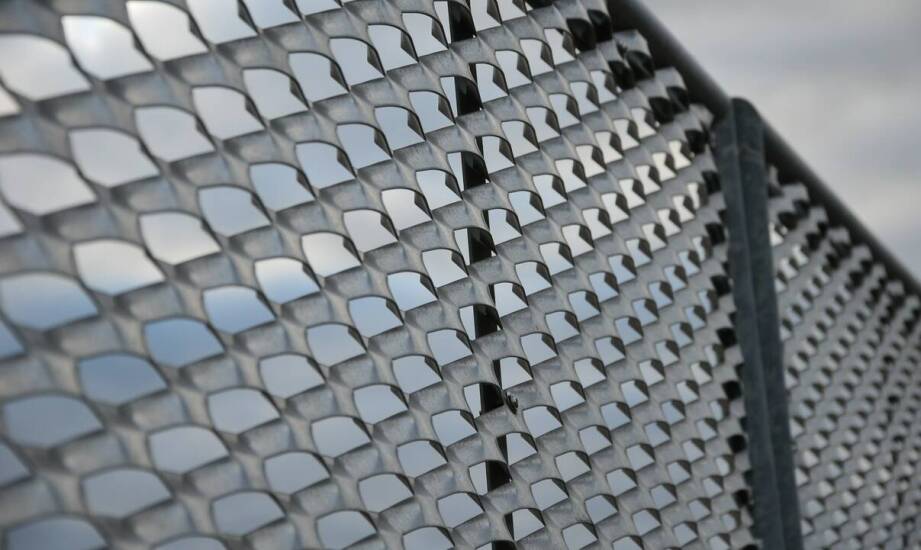 Zgrzewana metalowa siatka jako element nowoczesnych systemów zabezpieczeń