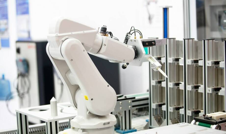 Jak przemysłowe manipulatory wpływają na zmniejszenie kosztów logistycznych?