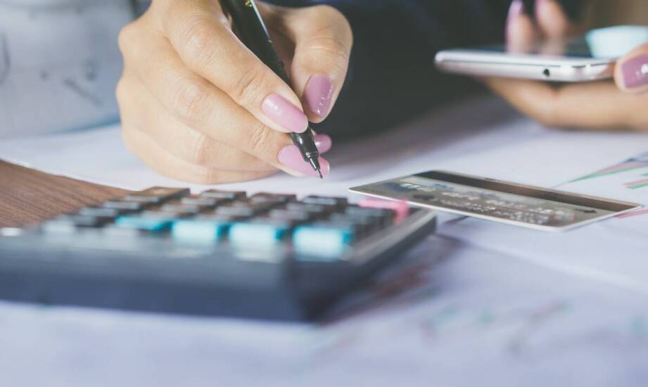 Jak szybko i efektywnie wymieniać euro, korzystając z aktualnych kursów?